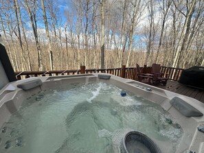 Tina de hidromasaje al aire libre