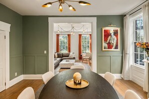 Dining - Palatial Parkside 3bd Home, Luxury Retreat (Cincinnati)