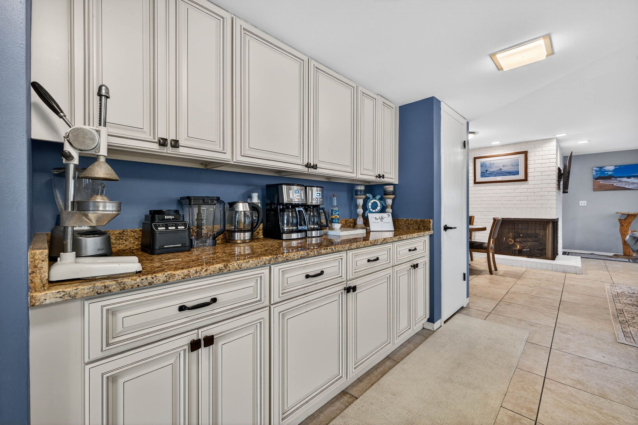 Microondas, horno, placa de cocina, lavavajillas