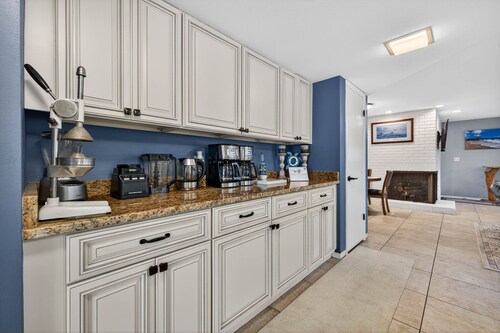 4-bedroom house in brilliant St. Petersburg with AC