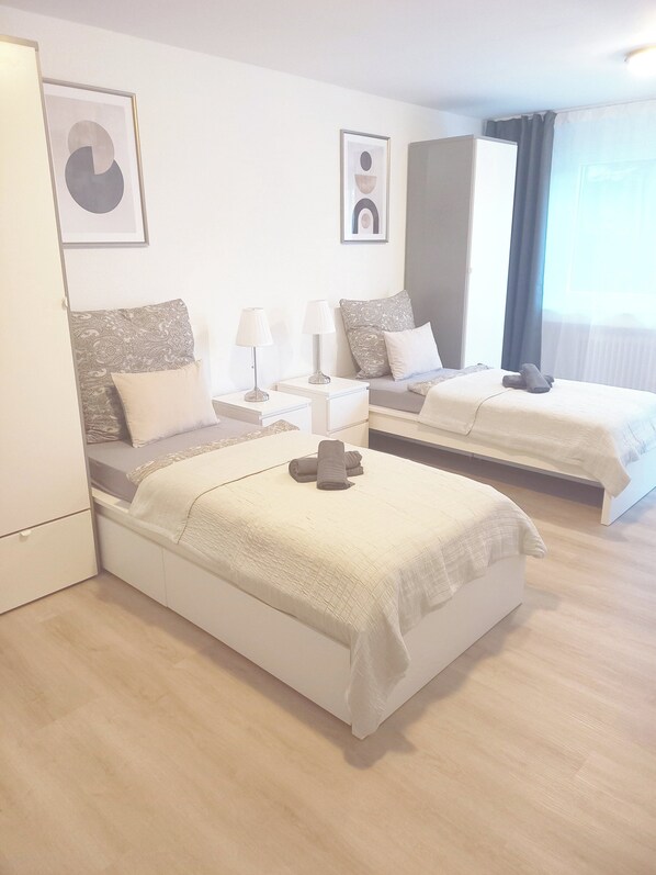 3 bedrooms, iron/ironing board, WiFi, bed sheets