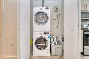 Interior - 1BD 1.5BA Convenient and Cosy Apartment with Pool (George Town)