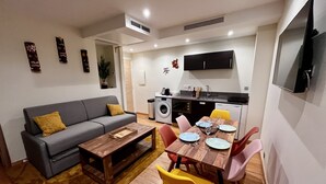 Luxury Apart Daire, Banyolu/Duşlu (Bord de Mer) | Yemek servisi