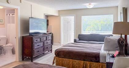 Ocean Lodge Boca - Unit 11