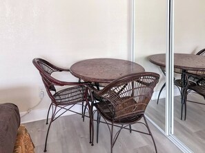 تناول الطعام