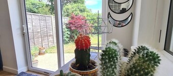 Kitty Retreat - Polegate 2 x DBL, 1 SGL