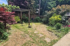 Property grounds - Kitty Retreat - Polegate 2 x DBL, 1 SGL (Polegate)