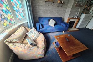 Living area - Kitty Retreat - Polegate 2 x DBL, 1 SGL (Polegate)