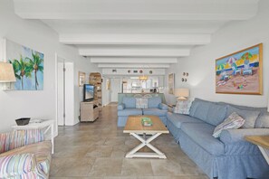 Smart TV, books - ⛱️Oceanfront 1st Floor Unit | Two Private Patios | Ocean Club North A103⛱️ (New Smyrna Beach)