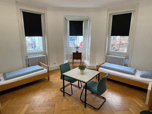 Geräumige 160 qm Wohnung in zentral in Göppingen für Familien, Monteure, Gruppen