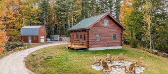 Cozy mountain cabin w/luxury bathroom, hot tub, game room, and adventure for all