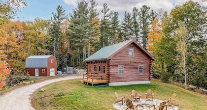 Cozy mountain cabin w/luxury bathroom, hot tub, game room, and adventure for all