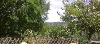 Gîte La Colline des Pins with Private Garden, Wi-Fi, and Air Conditioning