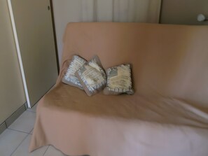 1 chambre, fer et planche à repasser, Wi-Fi, draps fournis