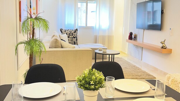 Dining - Stylish & Cozy | Downtown 2BR Netflix+Fast Wifi•AC (rabat)