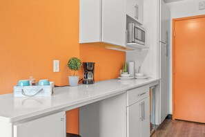 Private kitchen - Chic 1-bedroom Micro Studio Apartment (Cedar Falls)