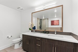 تجه�يزات دش، مجففات شعر، مناشف، صابون