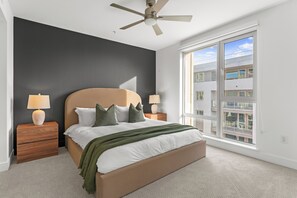 2 عدّة غرف نوم ومكتب ومكواة/لوح كي وسرير سفر