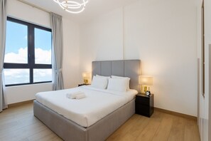 Iron/ironing board, WiFi, bed sheets - Upgraded 1 Bedroom l Sea Views & Beach Access (Port De La Mer)