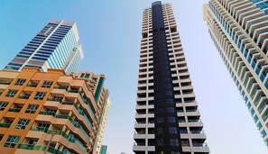 Exterior - Upgraded 1 Bed l Marina Views l Free Pool Access (Dubai Marina)