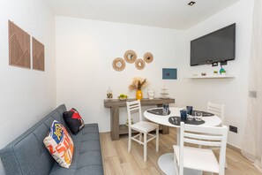 Interior - 'Msuite' Apartment with Private Terrace, Wi-Fi & Air Conditioning (Macchia)