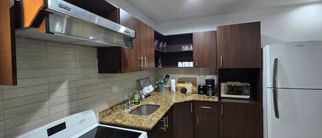 Réfrigérateur, plaque de cuisson