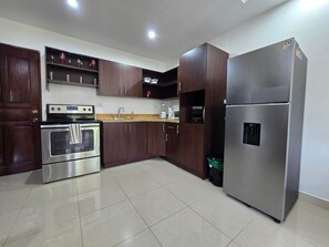 ثلاجة، موقد طهي مسطح