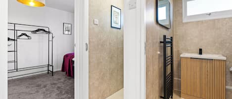 2 chambres, fer et planche Ă repasser, Wi-Fi gratuit, draps fournis
