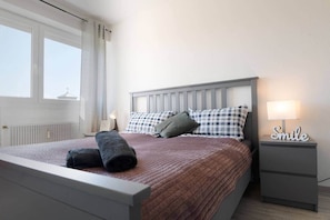 1 bedroom, desk, iron/ironing board, WiFi - SunnyFlat: EuroAiport/Basel/TrainStation/Center (Saint-Louis)