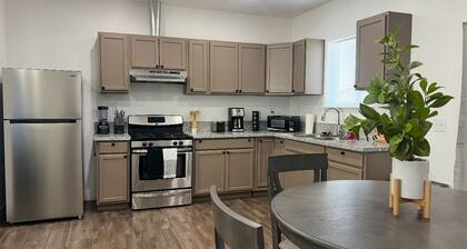 Charming 3-bedroom house in Orange Cove with AC