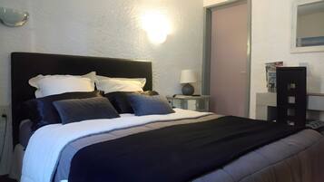 4 chambres, fer et planche Ă repasser, Wi-Fi, draps fournis