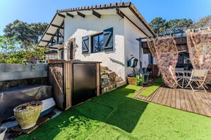 Outdoor dining - Villa Zaphira with Heated Pool (Gujan-Mestras)