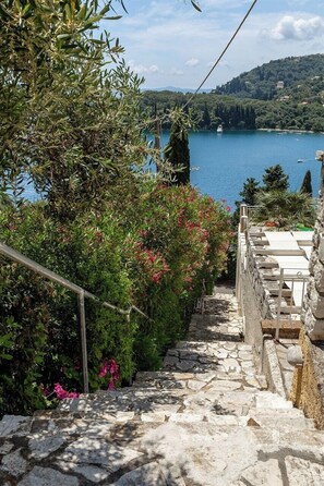 Property grounds - Josephine House - Four Bedroom Villa, Sleeps 8 (Kalami)