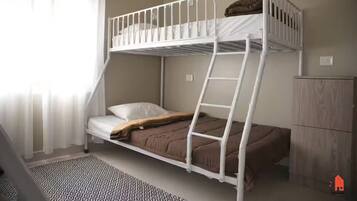 Fer et planche Ă repasser, Wi-Fi, draps fournis