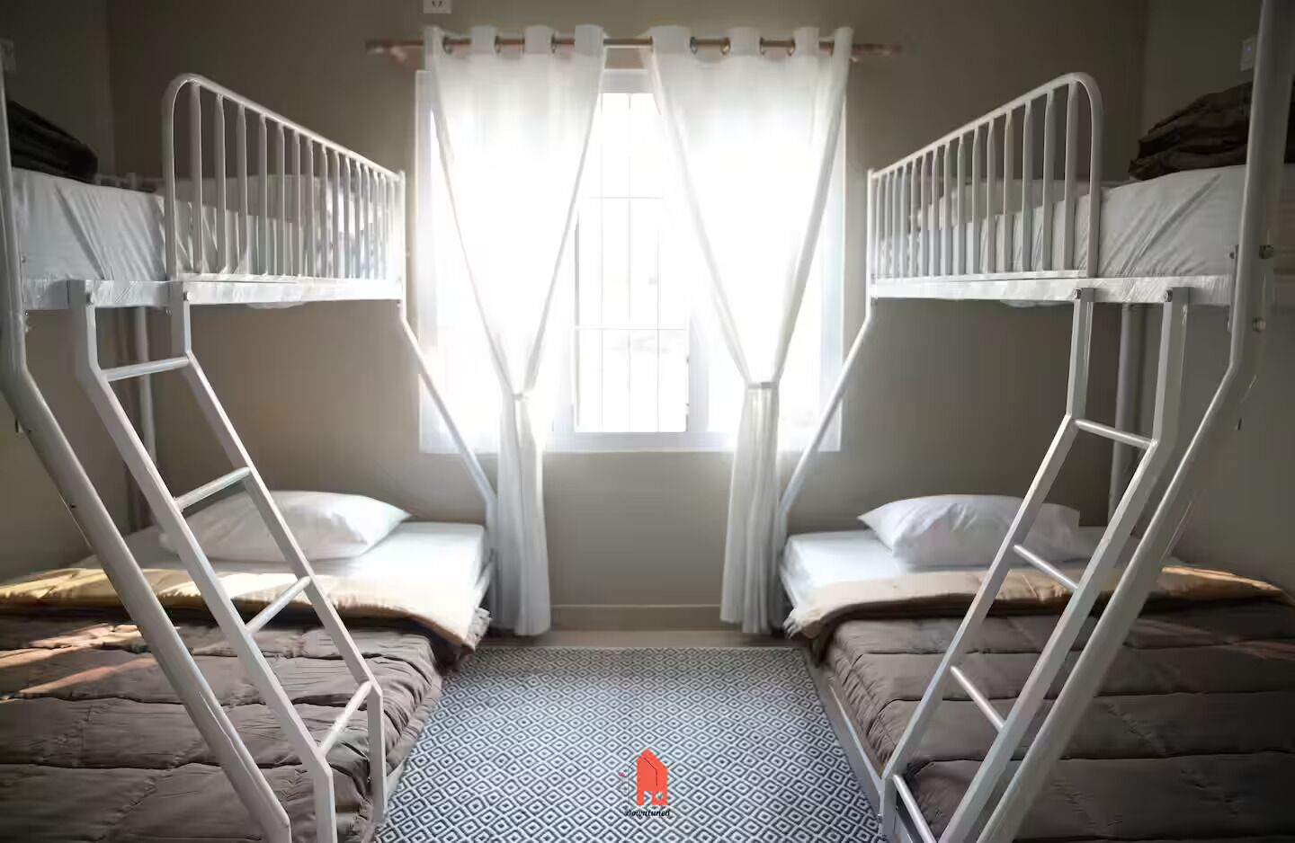 Ferros/tábuas de passar roupa, Wi-Fi, roupa de cama