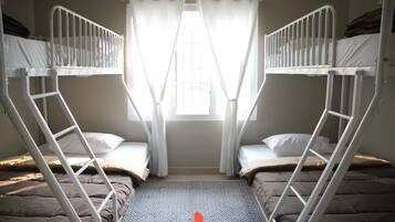 Ferros/tábuas de passar roupa, Wi-Fi, roupa de cama