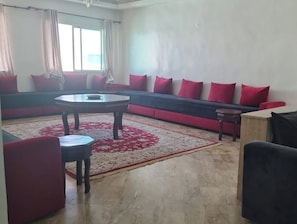 Apart Daire, 3 Yatak Odası, Engellilere Uygun, Sigara İçilebilir | Oturma odası