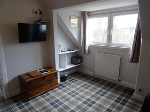 Superior Double or Twin Room, Mountain View | Interior - The Knowe Guest House (Callander)
