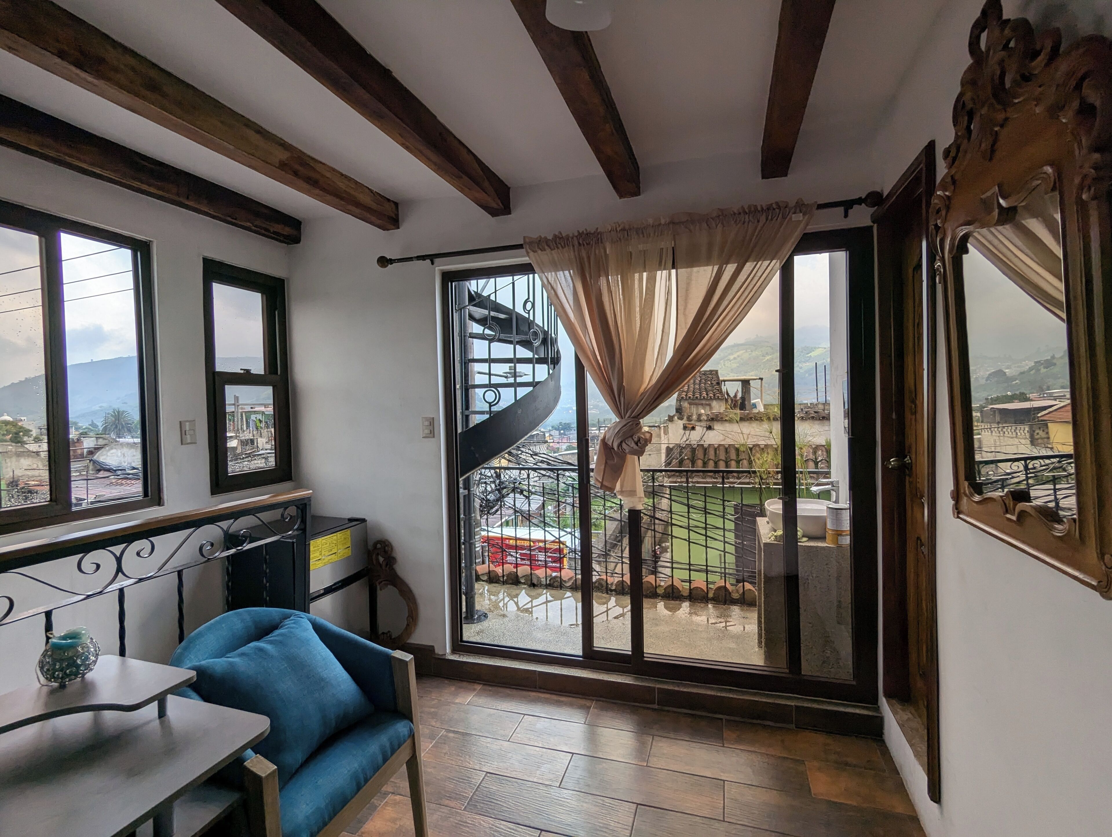 Deluxe-Apartment, Balkon, Bergblick | Außenbereich