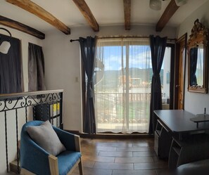 Deluxe Apartment, Balcony, Mountain View | Interior
