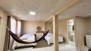 舒適樓中樓客房, 花園景觀 | 書桌、免費無線上網