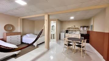 Loft Confort, vista al jardín | Escritorio y wifi gratis