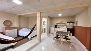 Loft Comfort, vista giardino | Sala da pranzo