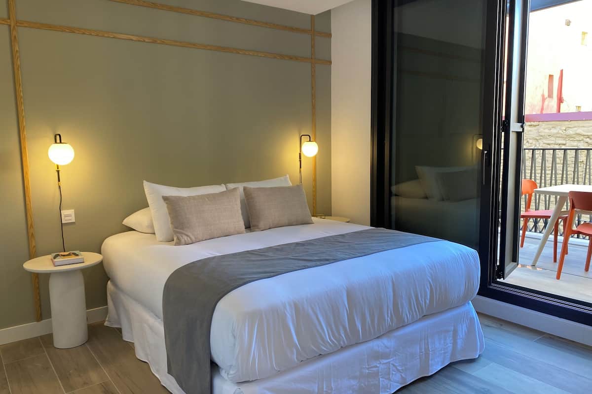 아파트, 파티오 | 책상, 노트북 작업 공간, 다리미/다리미판, 무료 WiFi