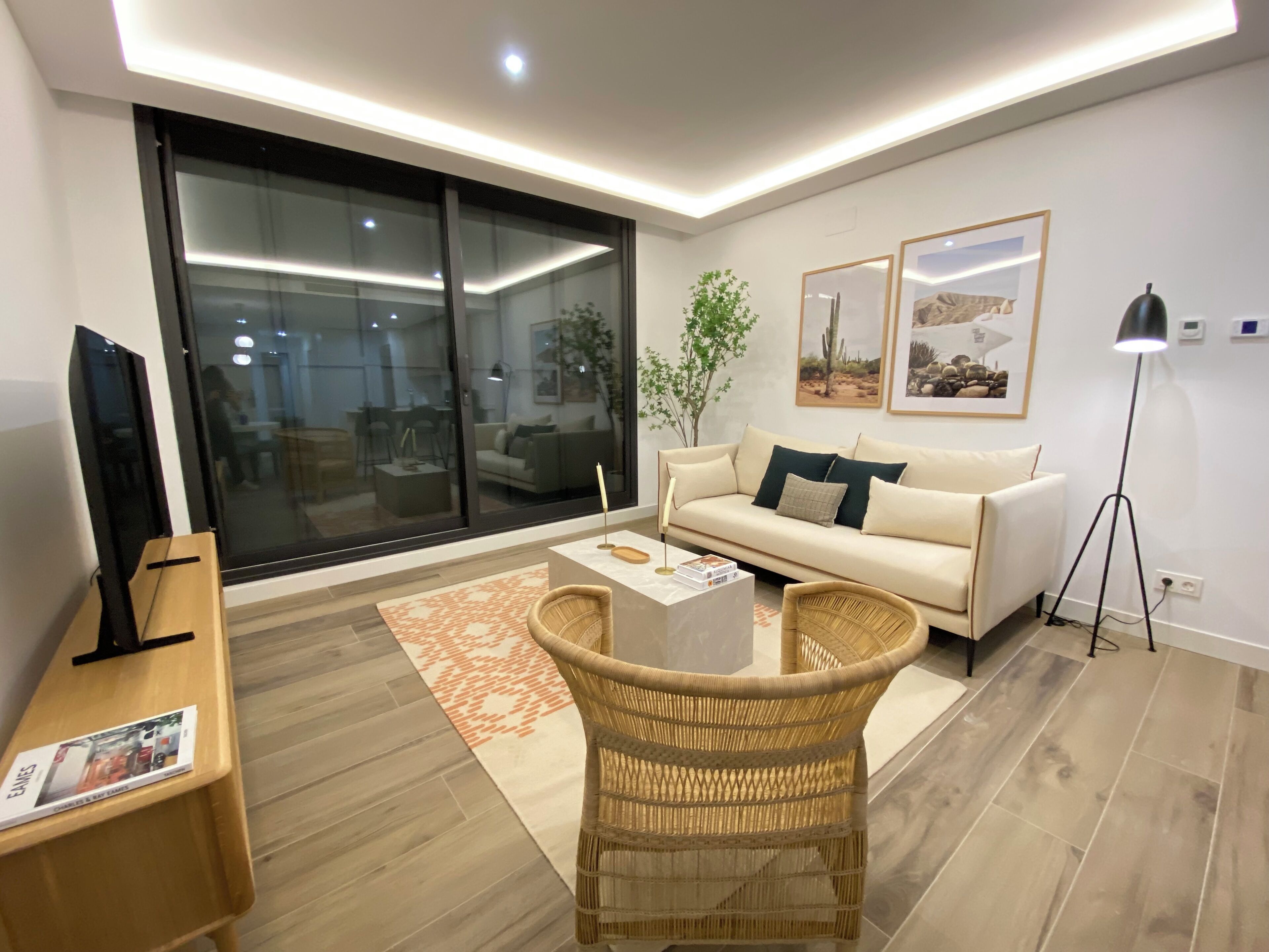 Santa Lucia 3B | Desk, laptop workspace, iron/ironing board, free WiFi