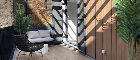 Căn hộ, sân hiên | Hiên