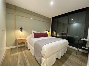 Huoneisto, patio | Kylpyhuone | Suihku, ilmaiset hygieniatuotteet, hiustenkuivaaja, pyyhkeet