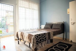 Bügeleisen/Bügelbrett, WLAN, Bettwäsche