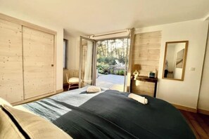 5 bedrooms, desk, iron/ironing board, free WiFi - ✨ La Villa Giulia - Charm and Serenity in Cap Ferret - 12 people (Lège-Cap-Ferret)
