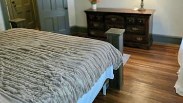 3 chambres, fer et planche à repasser, lit parapluie, Wi-Fi gratuit